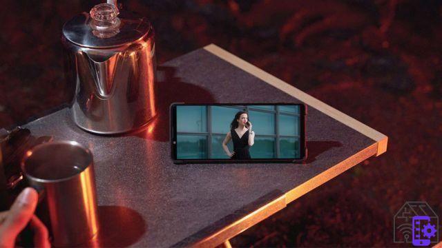 Sony Xperia 1 II: smartphone o mirrorless?