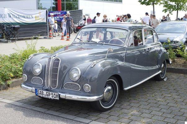 5 coches con licencia más extraños de todos los tiempos | Automático para tontos