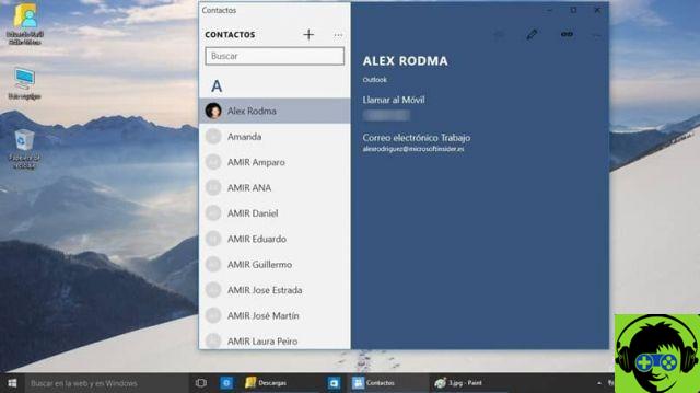 Cómo ver y administrar contactos en la aplicación de Windows 10