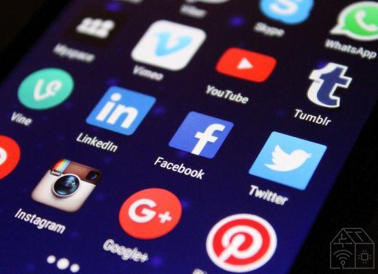 How social media creates echo chambers