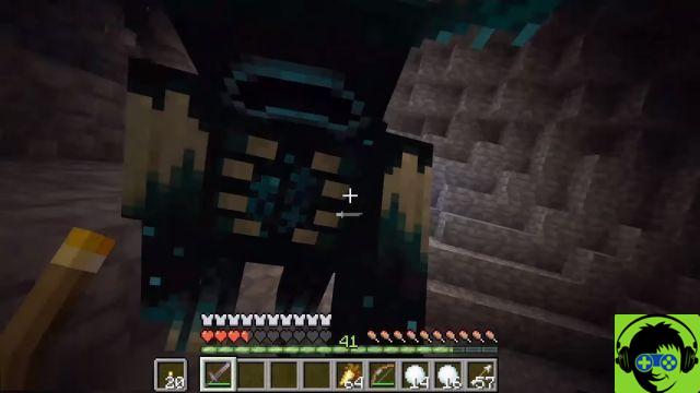 How to fight a warden in the Minecraft Caves & Cliffs update