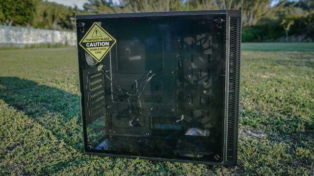 Review Sharkoon TG4 • Case and gaming RGB