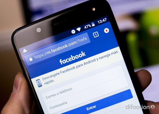 How to use the desktop version of Facebook on mobile or tablet