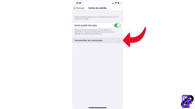 ¿Cómo personalizar el centro de control en mi iPhone?