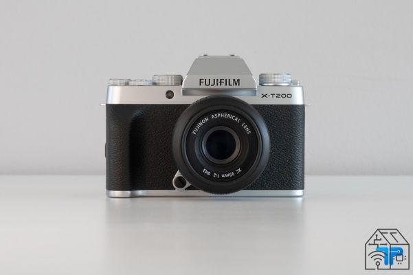 Fujifilm X-T200 review: the little one that dreams big