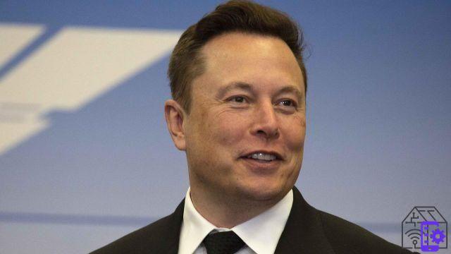 Elon Musk fuera del foro de Twitter