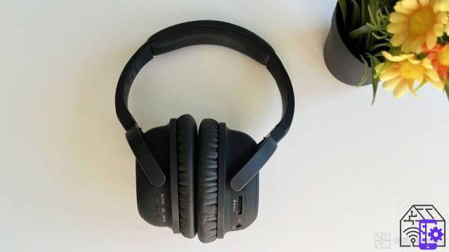 The review of the Lindy LH500XW headphones with active noise cancellation