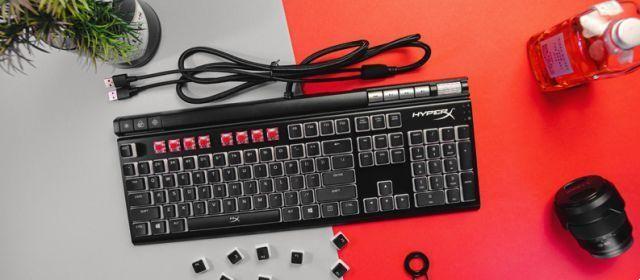 Revisão do HyperX Alloy Elite 2 RGB • Teclado mecânico com botão vermelho