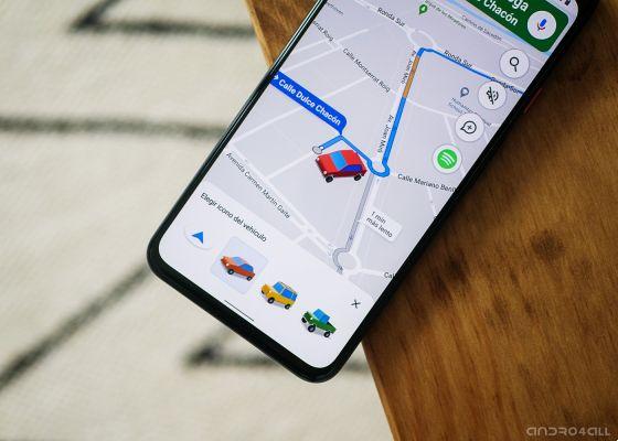 Google Maps: how to change the arrow for a car