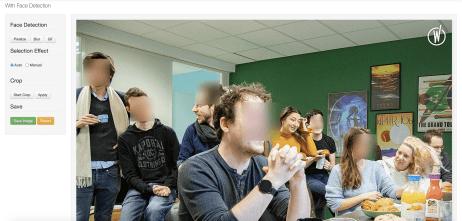 Cómo desenfocar fácilmente las caras en una foto de multitud en una computadora y un teléfono inteligente