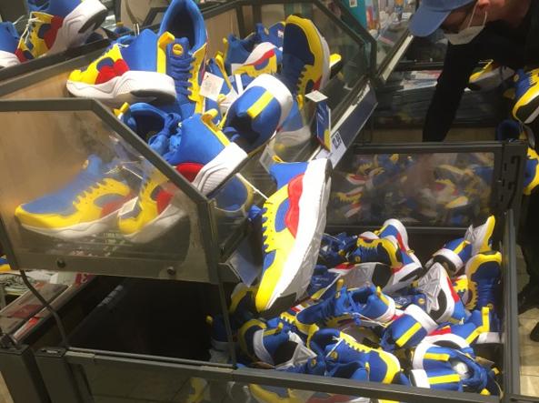 Los zapatos Lidl vuelven a estar a la venta: el asalto a los supermercados