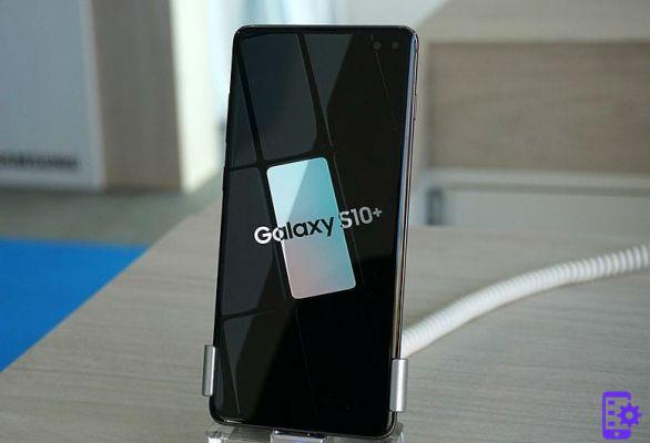 Galaxy S10: How to Insert SIM and SD Card