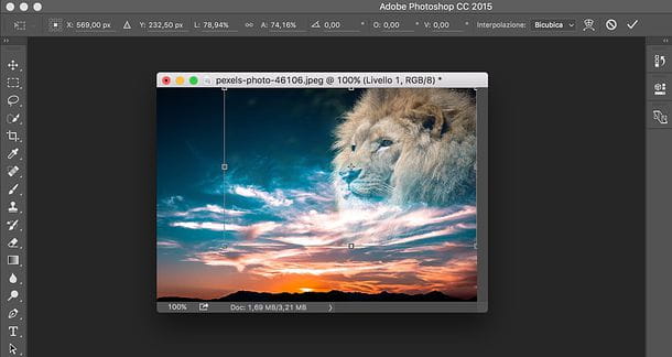 Comment superposer deux images avec Photoshop