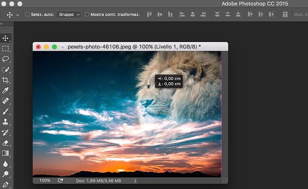 How to overlay two images with Photoshop