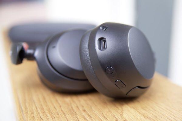 Sony WH-XB910N review: noise reduction headphones on steroids