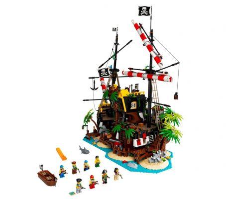 LEGO pirate set: the 90s galleon is back