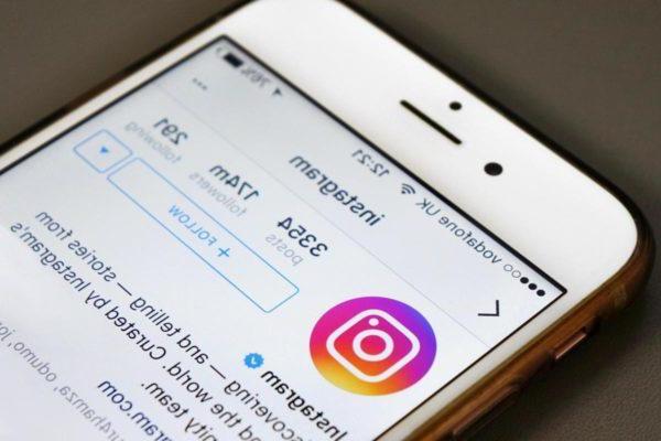 Come scoprire falsi profili Instagram