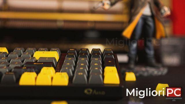 Akko Custom Mechanical Keyboard • 3098B Black & Gold Review