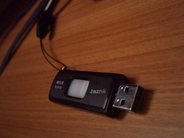 How to upload photos to USB stick