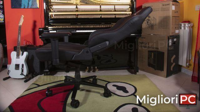 Sharkoon Skiller SGS40 Review • The best high-end chair!
