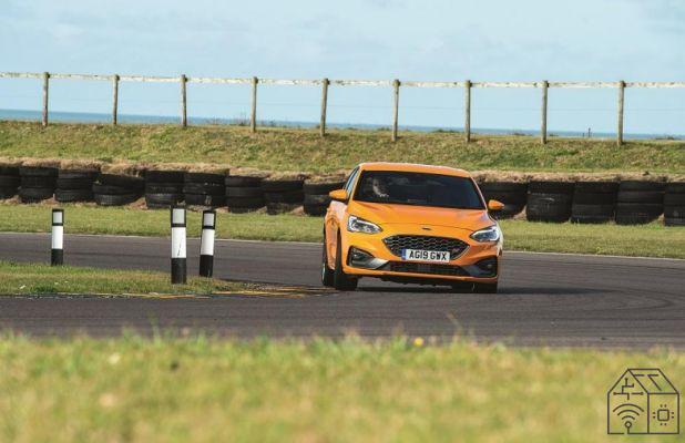 Prueba de manejo del Ford Focus ST: ¿es ella el Hot Hatch más divertido?