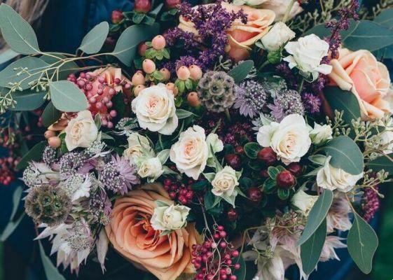 Send flowers home from your mobile with the best apps