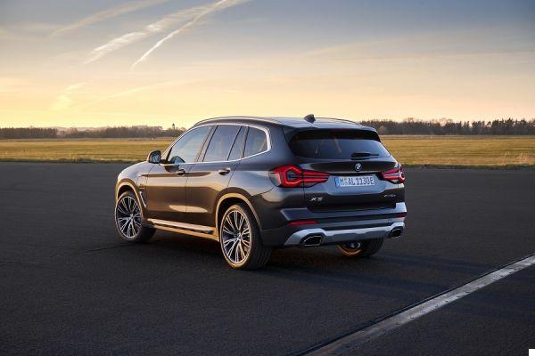 BMW X3 e X4, o restyling torna-se híbrido: novo visual e todos os motores eletrificados