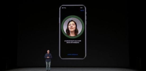 Face ID: A child unlocks their mother's iPhone X