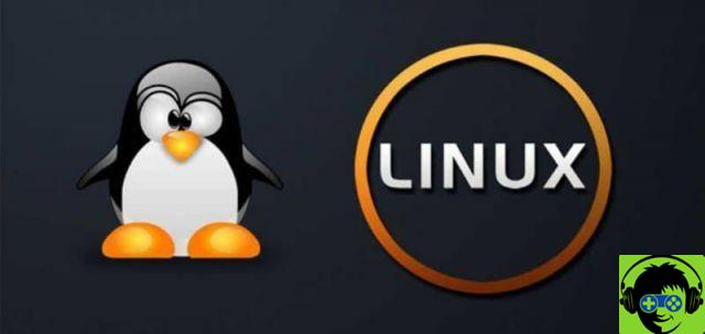 What are the differences between Unix and Linux and their features?