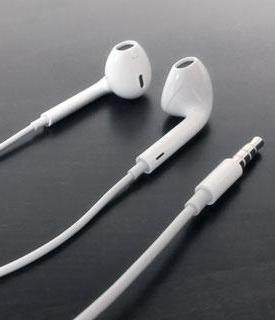 Cómo limpiar los auriculares de un iPhone