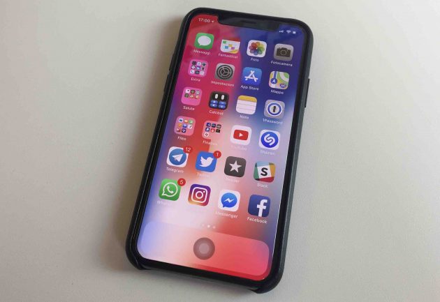 How to have a virtual home button on iPhone X