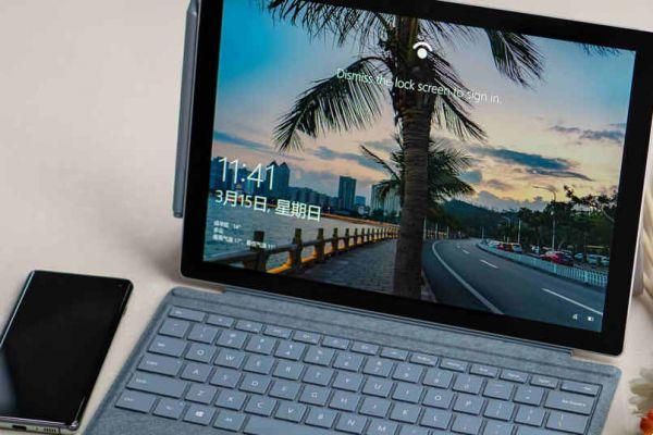 ¿Cómo personalizar Windows 10 y agregar detalles de recursos del sistema?