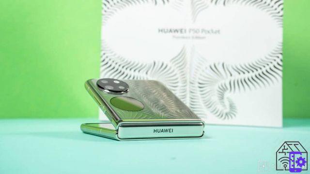 The review of Huawei P50 Pocket, the compact folding