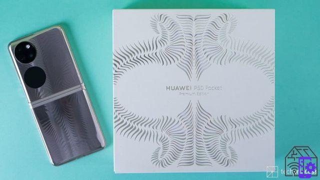 The review of Huawei P50 Pocket, the compact folding