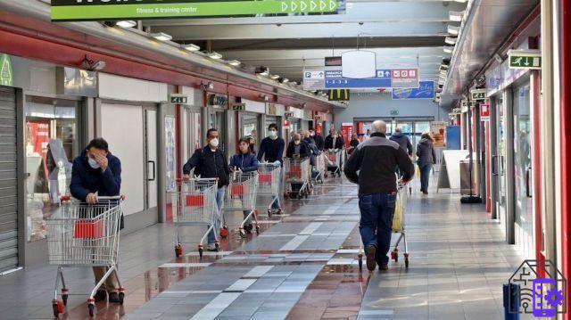 How can you manage the queues in front of the shops?