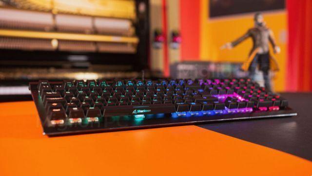 Skiller SGK60 Review • Sharkoon's best mechanical keyboard?