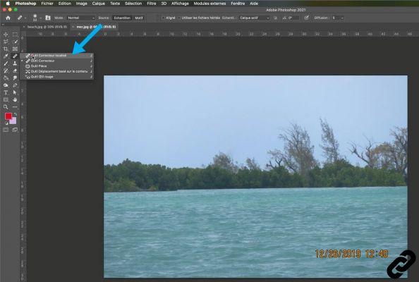 How to remove an embarrassing element from a photo easily with Photoshop?